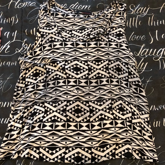 Small Tribal Tank - Picture 1 of 1
